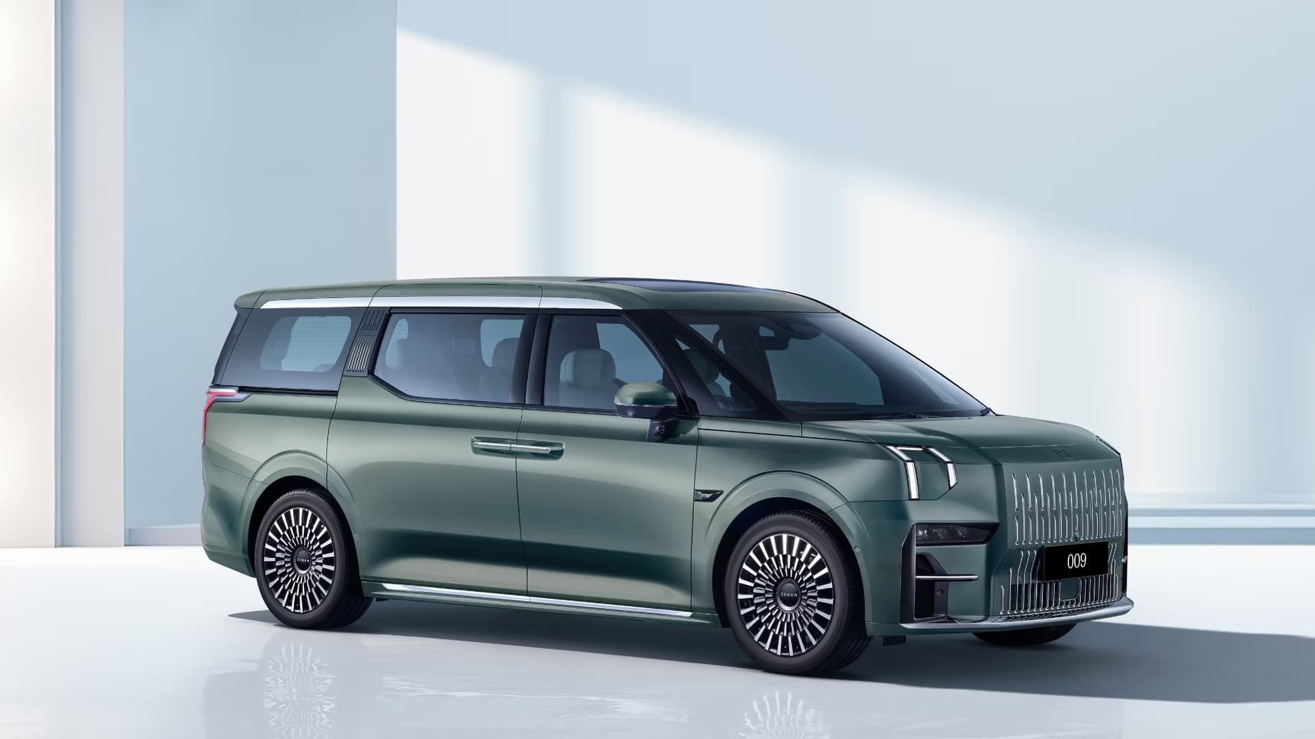 Large Body Premium MPV